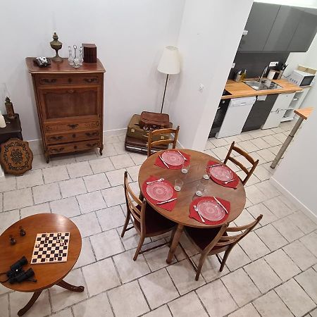 Ceci N'Est Pas Qu'Un Logement Apartment Montpellier Bagian luar foto