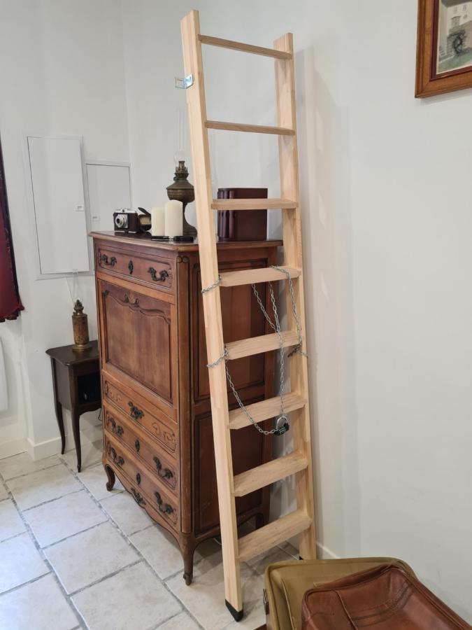 Ceci N'Est Pas Qu'Un Logement Apartment Montpellier Bagian luar foto