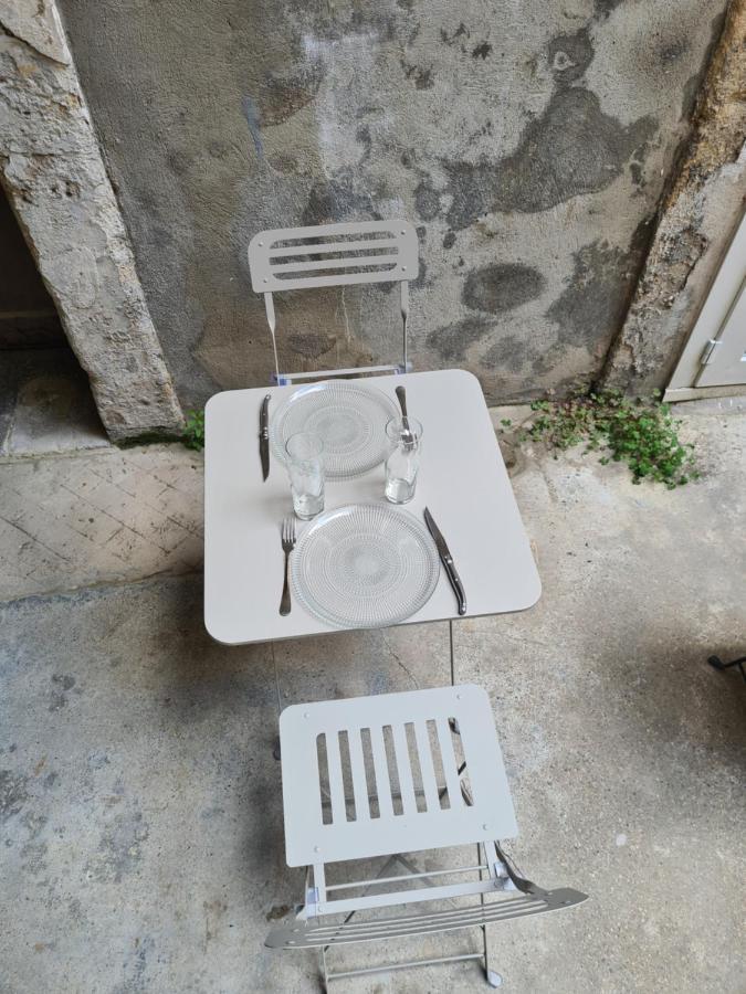 Ceci N'Est Pas Qu'Un Logement Apartment Montpellier Bagian luar foto